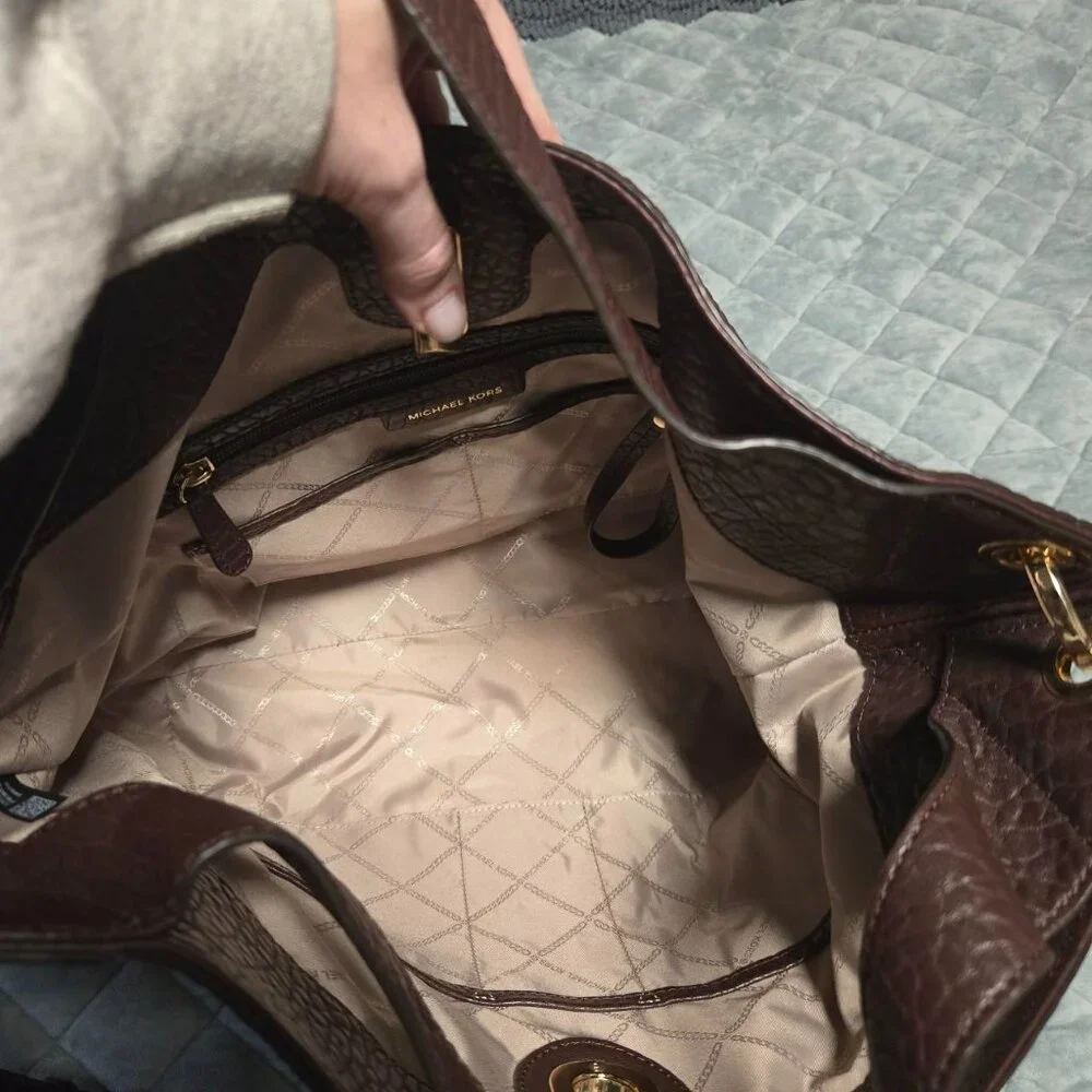 Michael Kors Uptown Astor Legacy Large Leather Shoulder Tote Bag - Picture 4 of 6